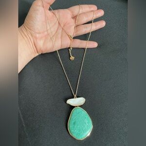 Banana Republic Beautiful and elegant Green and White Pendant Necklace